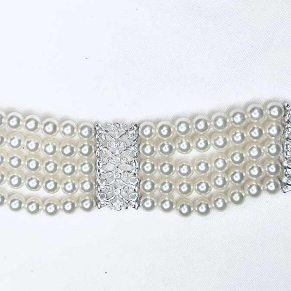 Vintage Faux Pearl Multi-Strand Choker with Ornate Silver Panels – 32–40 cm - Picture 1 of 8